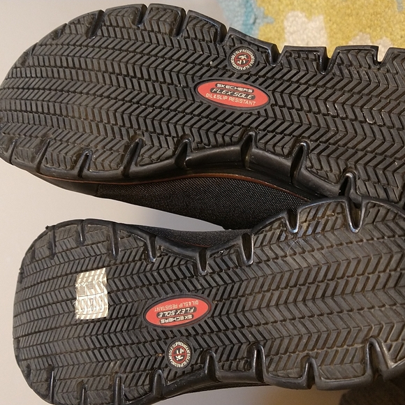 Skechers Slip Resistant Light Weight Work Shoes - Picture 7 of 9